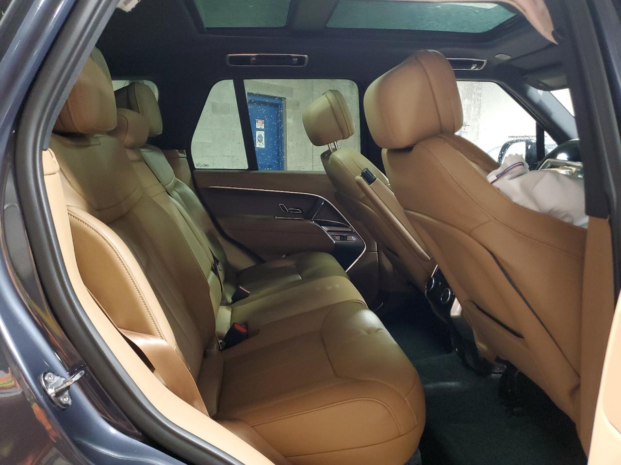 2025 LAND ROVER RANGE ROVER SE photo 11