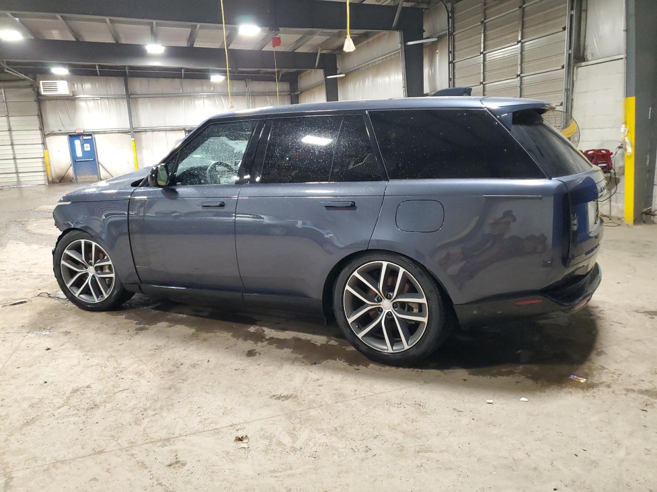 2025 LAND ROVER RANGE ROVER SE photo 2