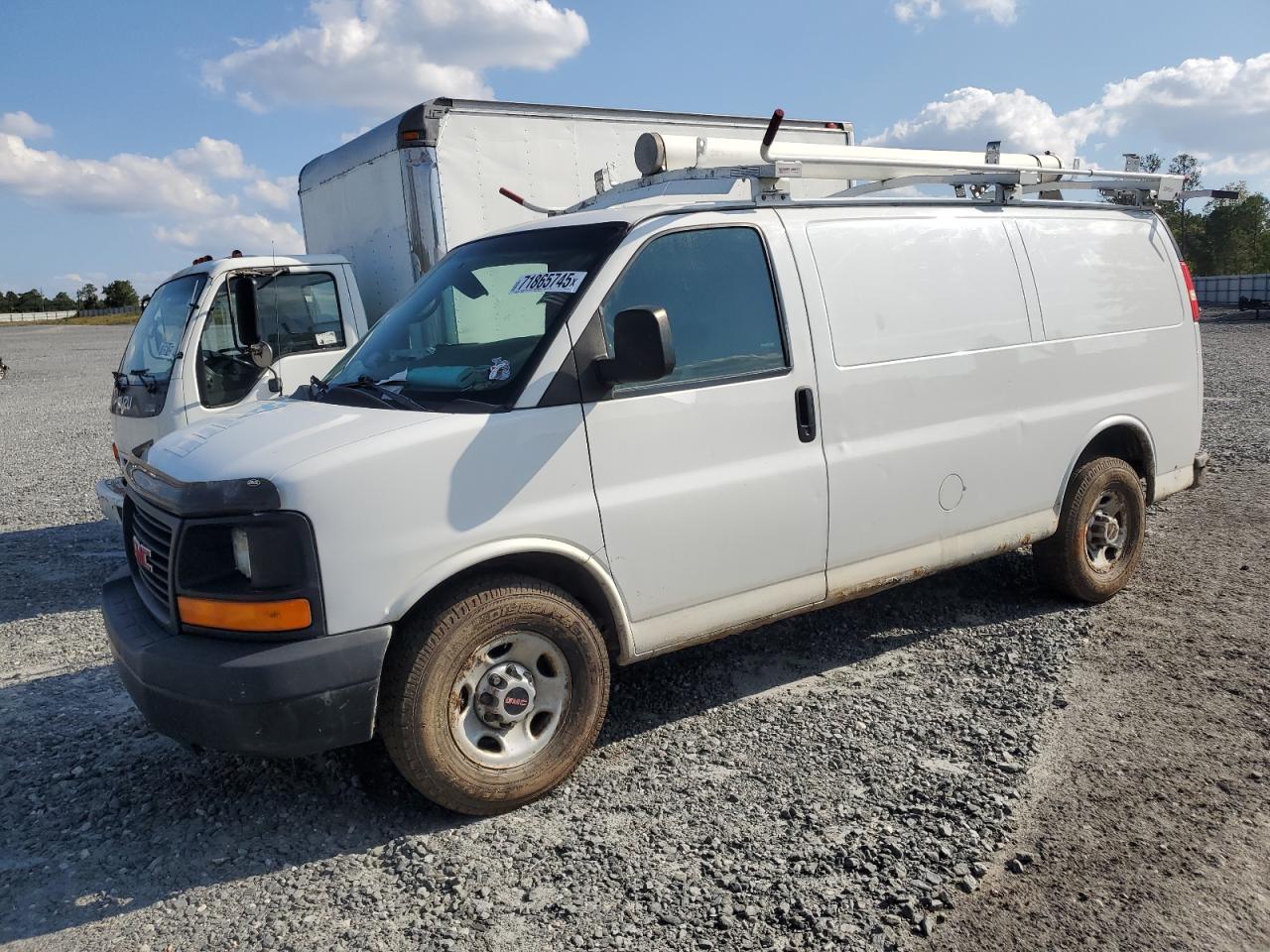 2012 GMC SAVANA G2500 photo 2