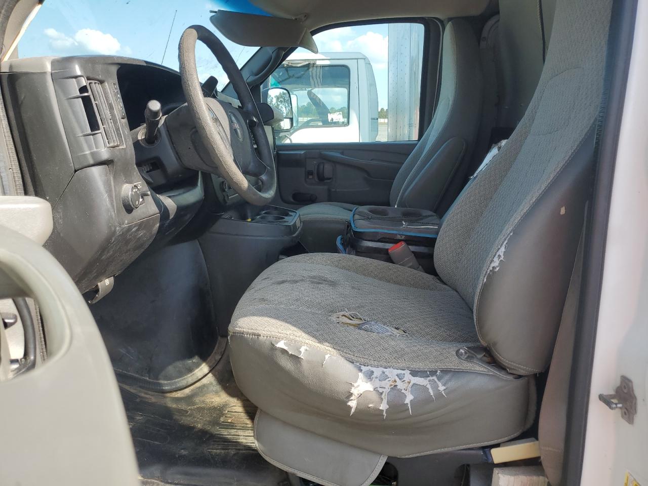 2012 GMC SAVANA G2500 photo 13