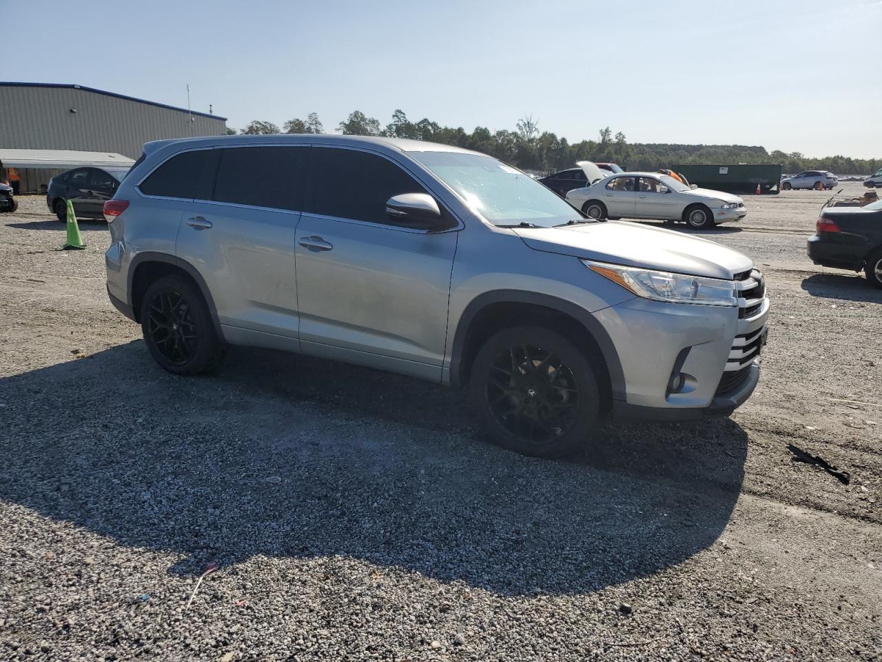 2017 TOYOTA HIGHLANDER LE PLUS photo 7