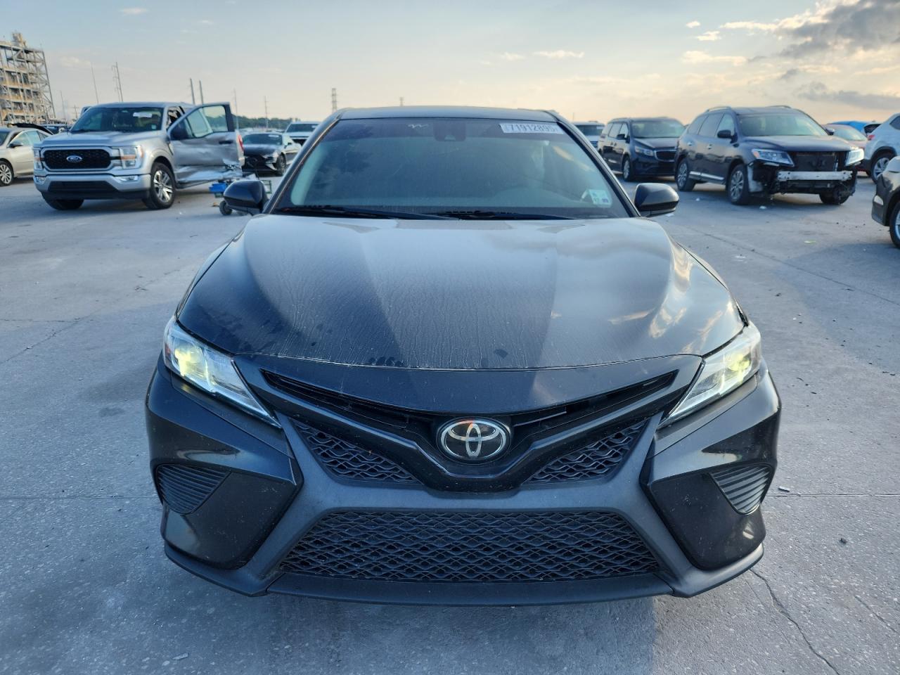 2020 TOYOTA CAMRY SE photo 5