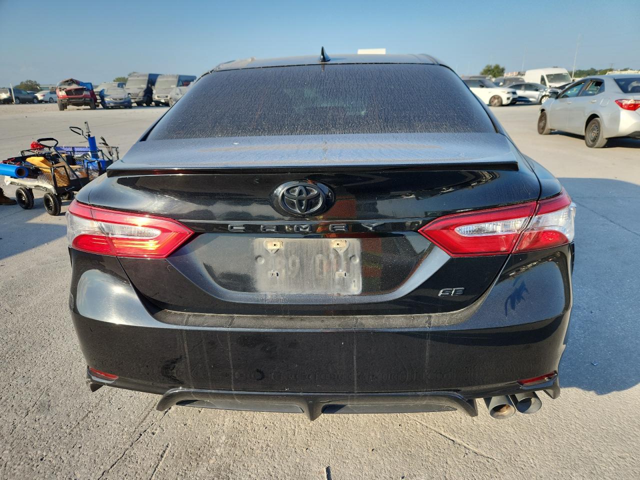 2020 TOYOTA CAMRY SE photo 6