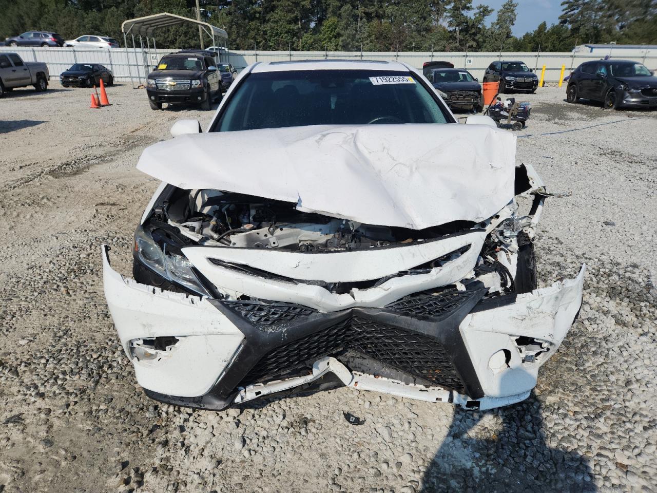 2018 TOYOTA CAMRY SE photo 5