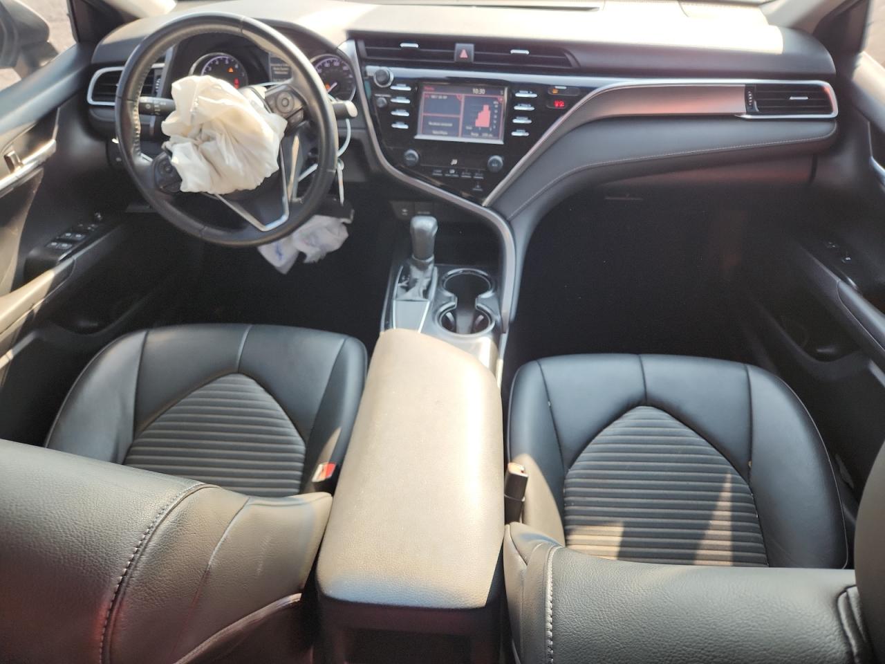 2018 TOYOTA CAMRY SE photo 8