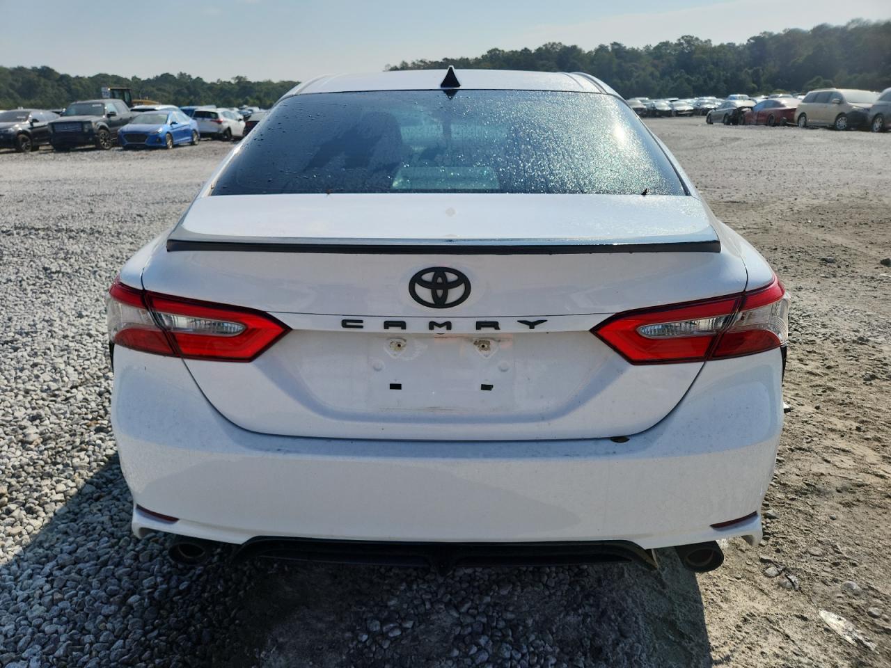 2018 TOYOTA CAMRY SE photo 6