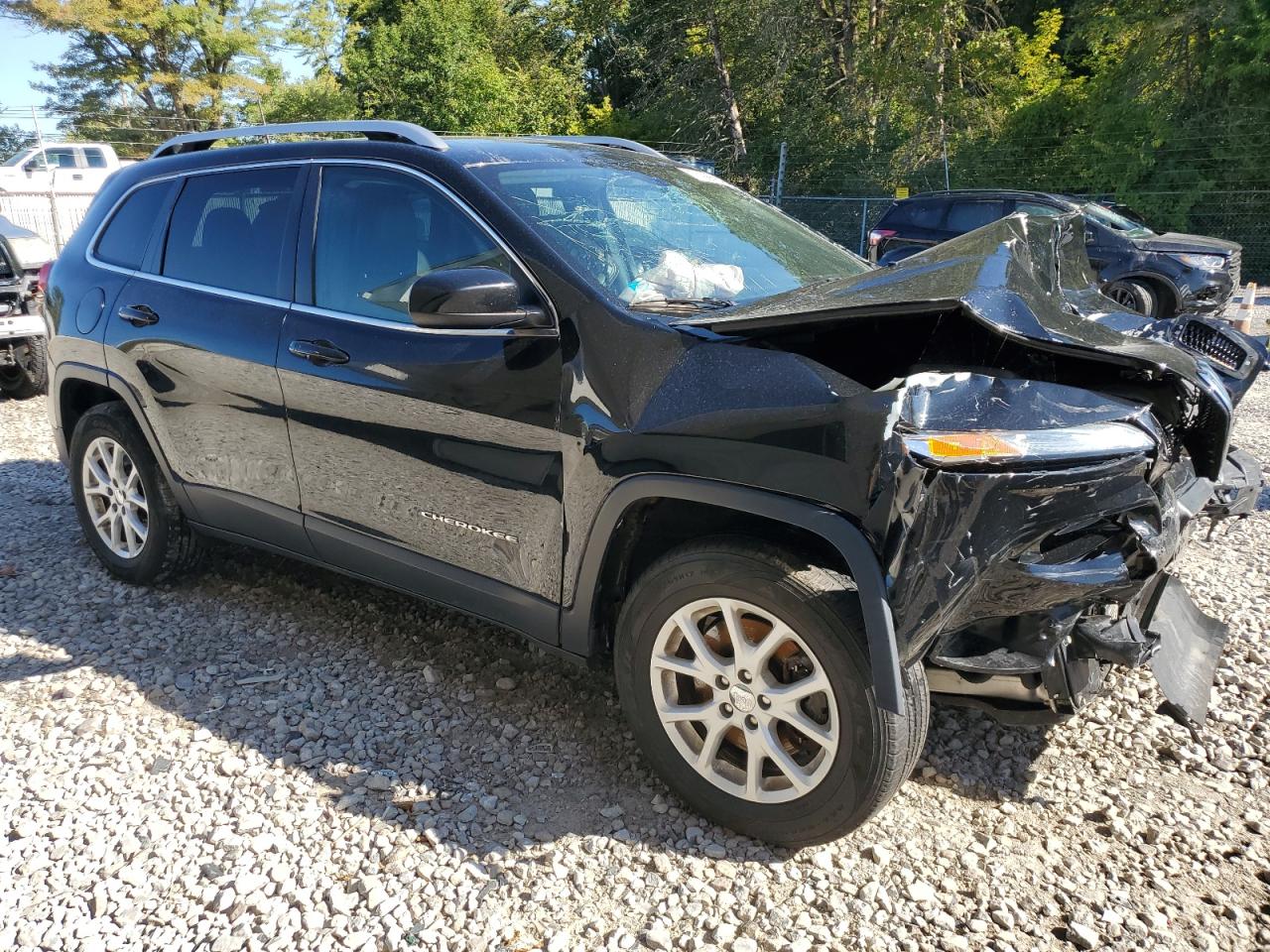 2018 JEEP CHEROKEE photo 4