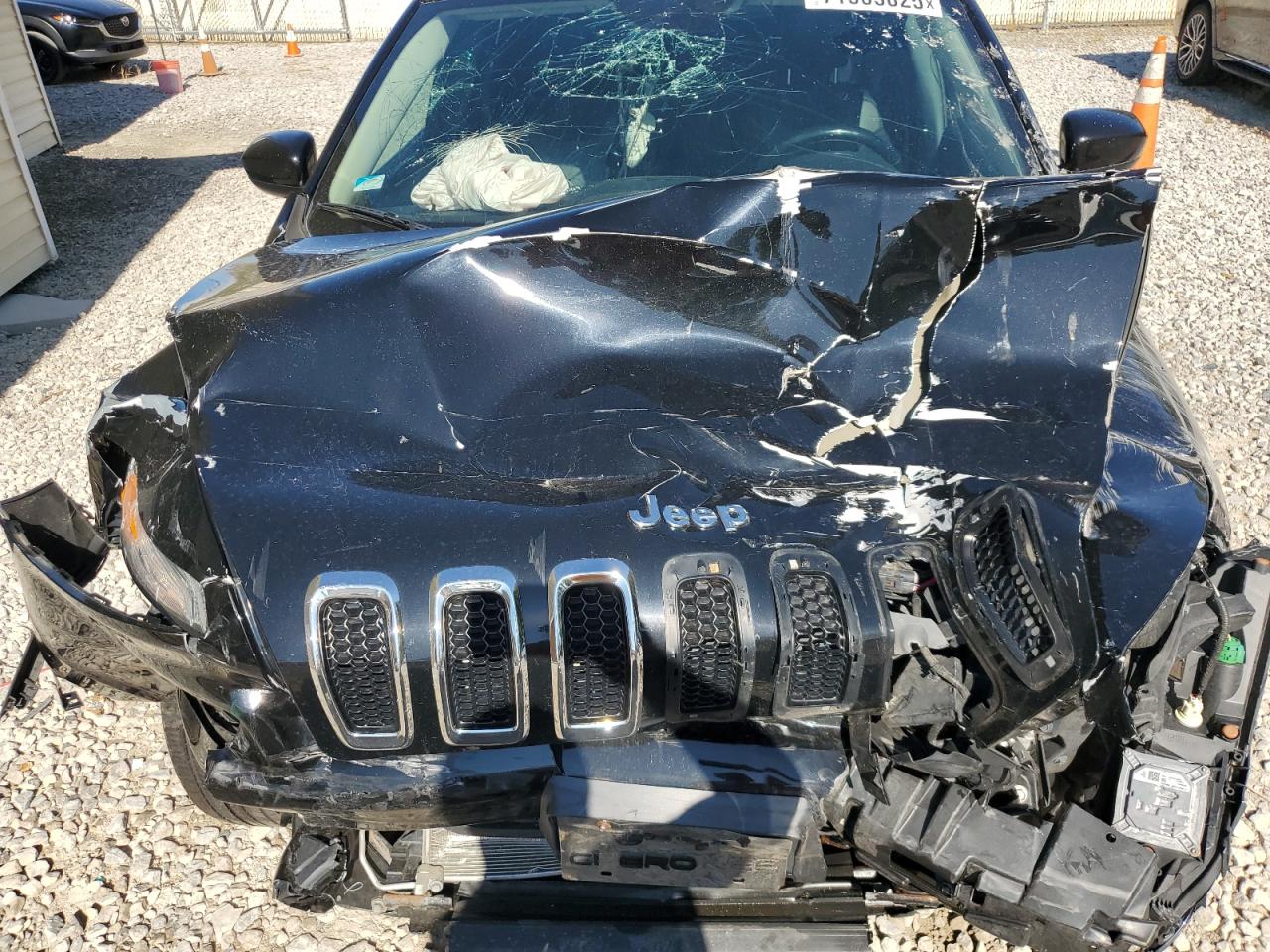 2018 JEEP CHEROKEE photo 12