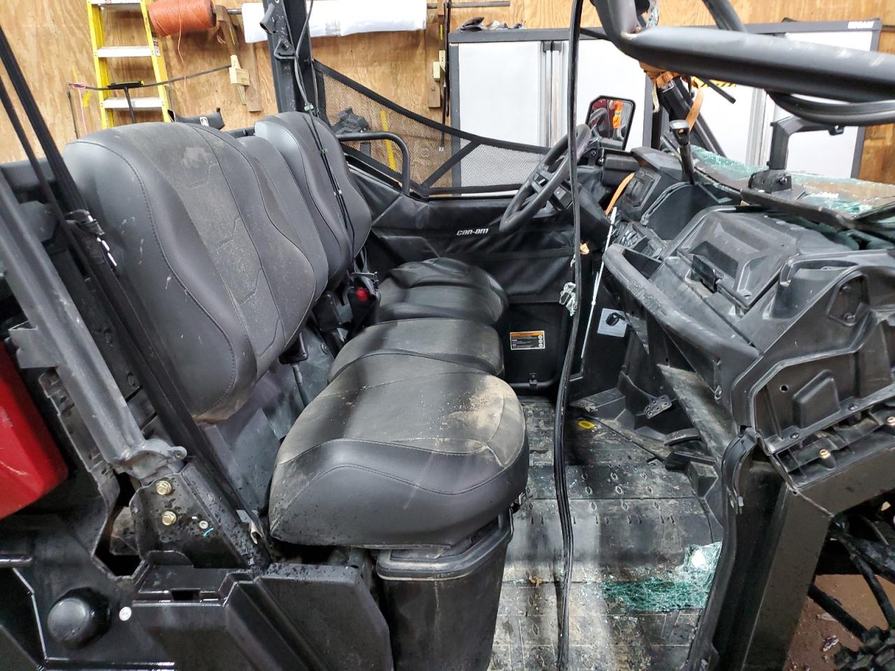 2024 CAN-AM DEFENDER XT HD10 CAM photo 13