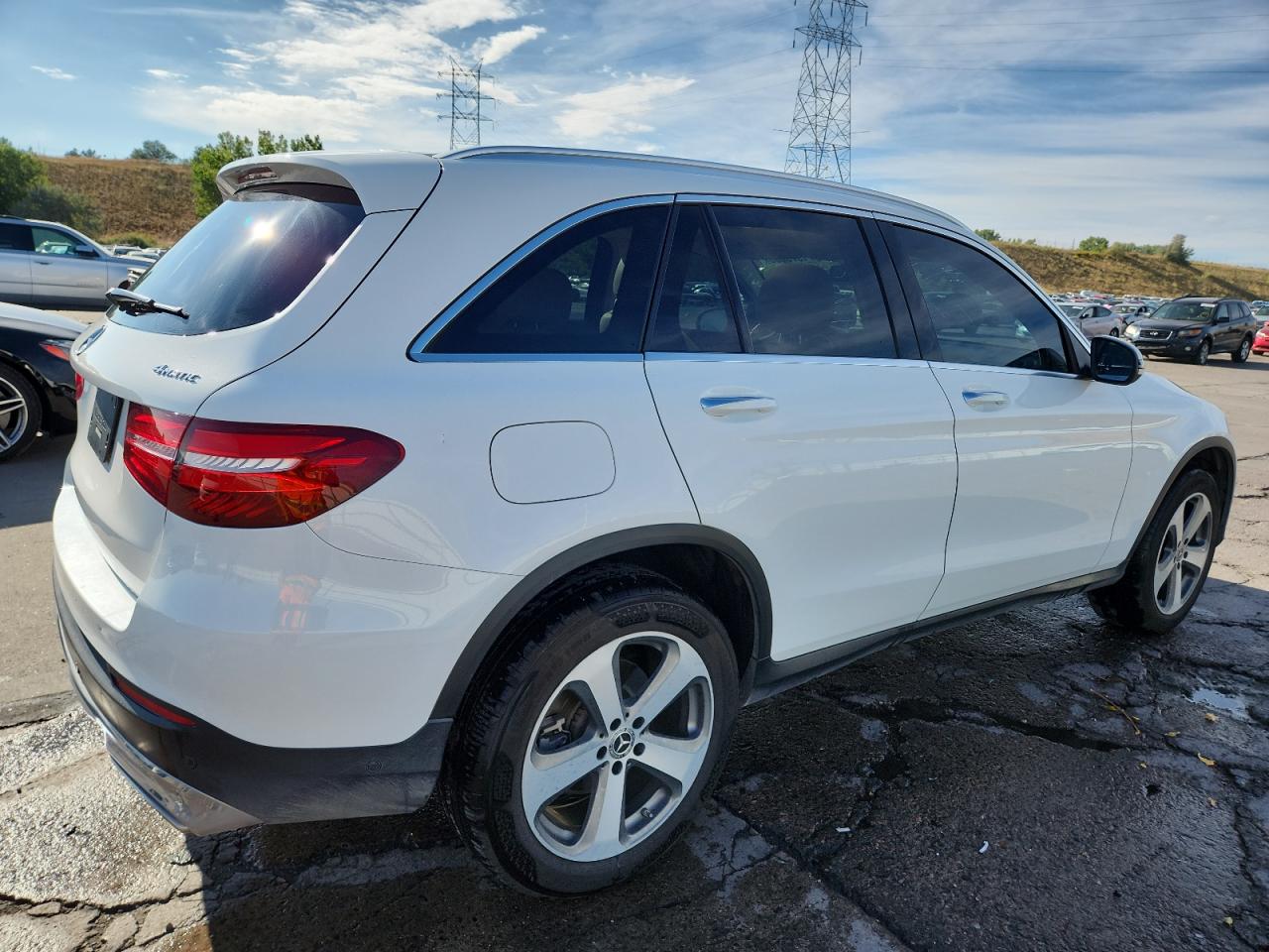 2017 MERCEDES-BENZ GLC 300 4MATIC photo 3