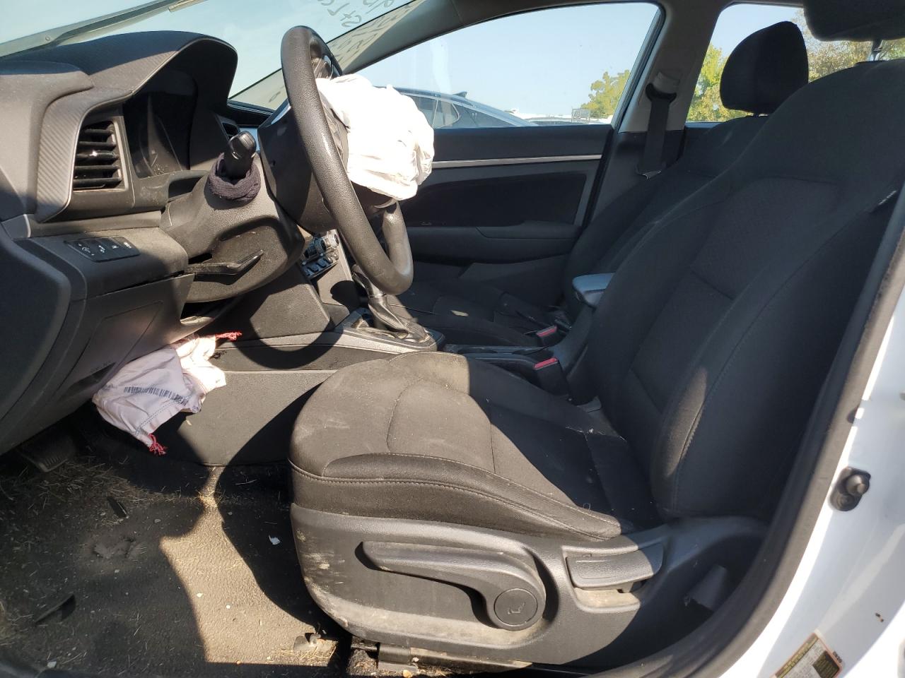 2020 HYUNDAI ELANTRA SEL photo 19
