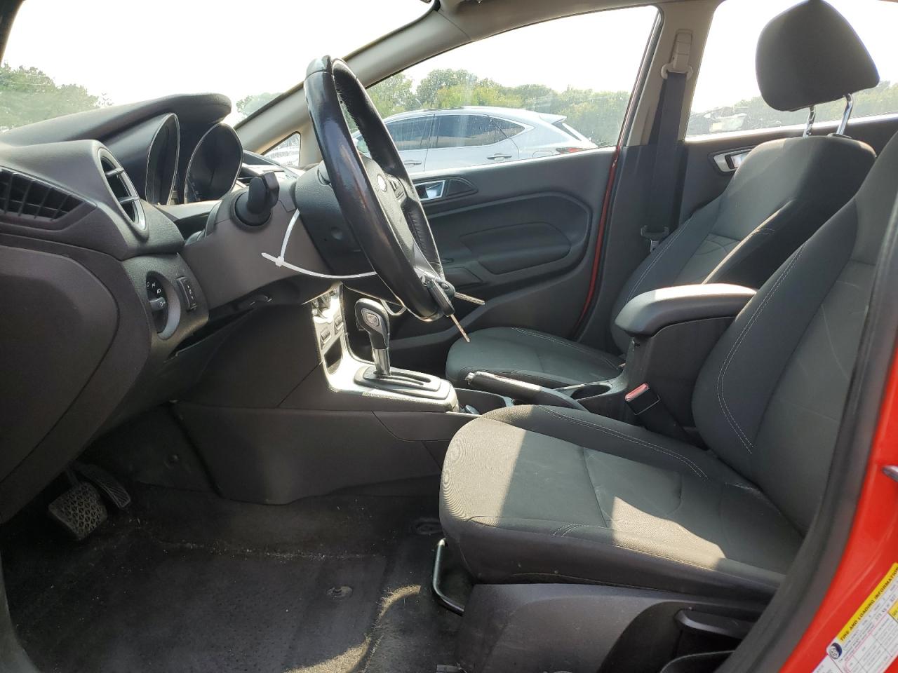 2015 FORD FIESTA SE photo 7