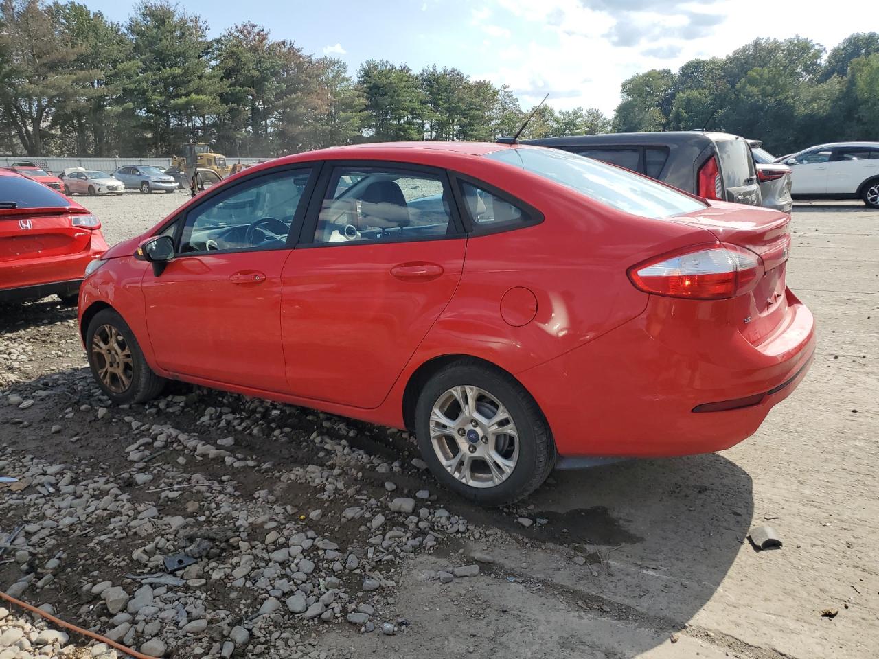 2015 FORD FIESTA SE photo 2