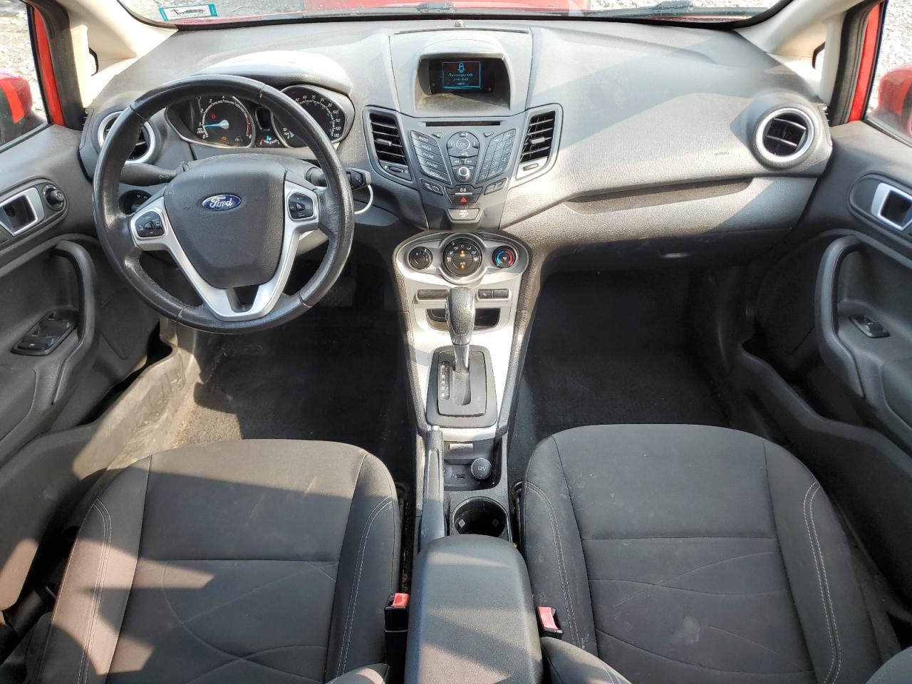 2015 FORD FIESTA SE photo 8
