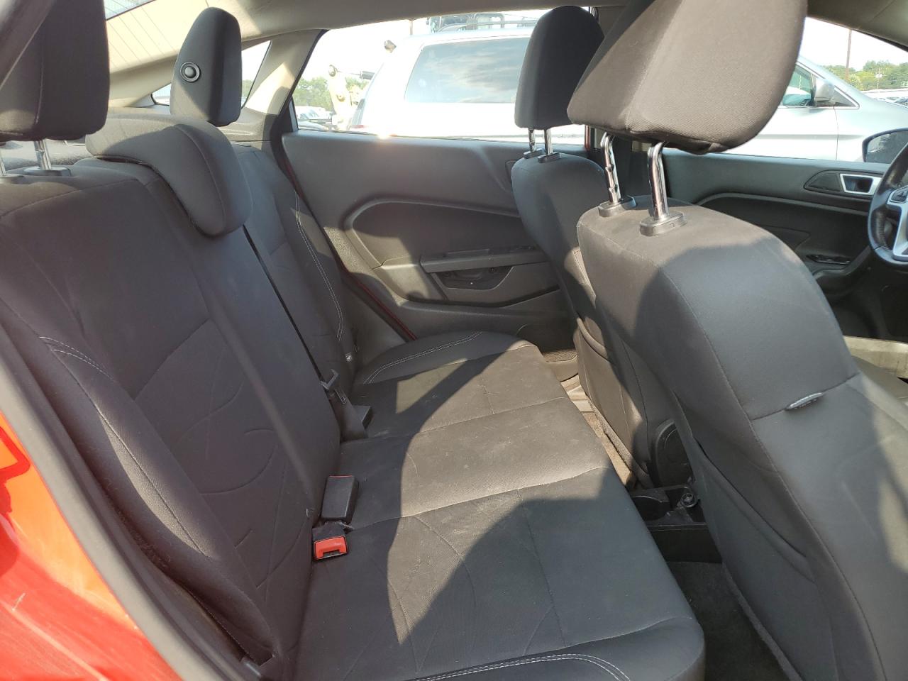 2015 FORD FIESTA SE photo 10