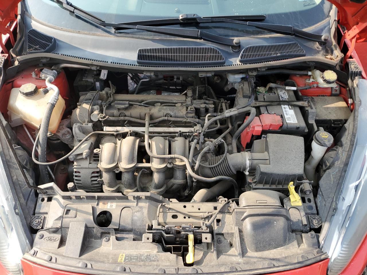2015 FORD FIESTA SE photo 11