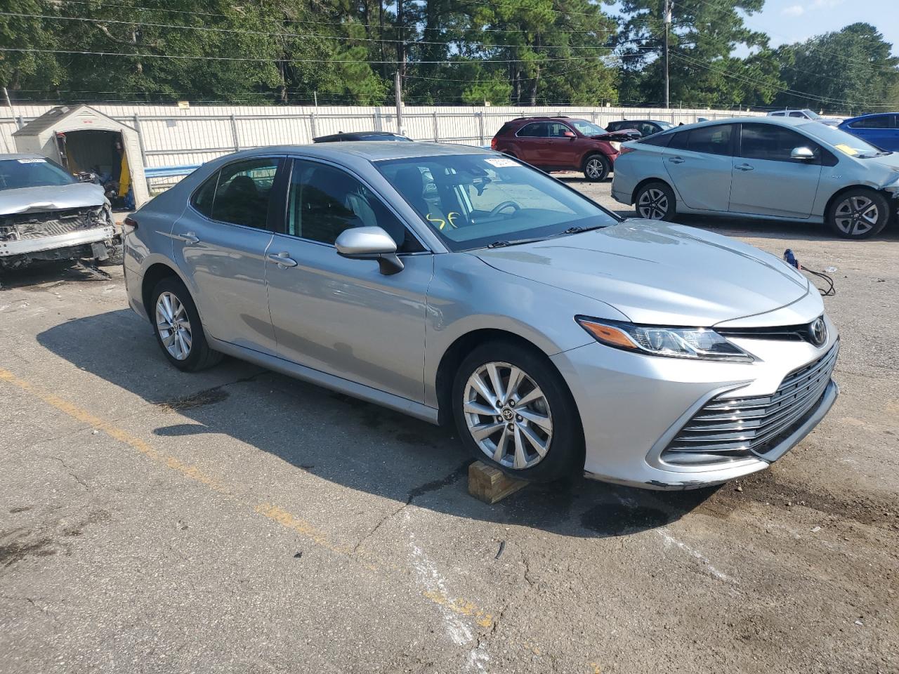 2021 TOYOTA CAMRY LE photo 10