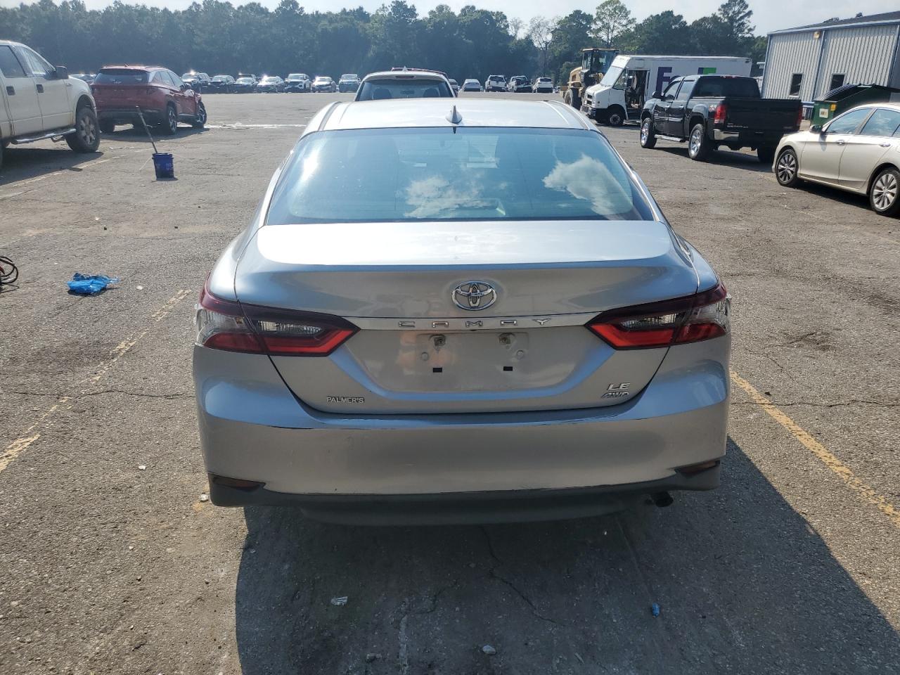 2021 TOYOTA CAMRY LE photo 16