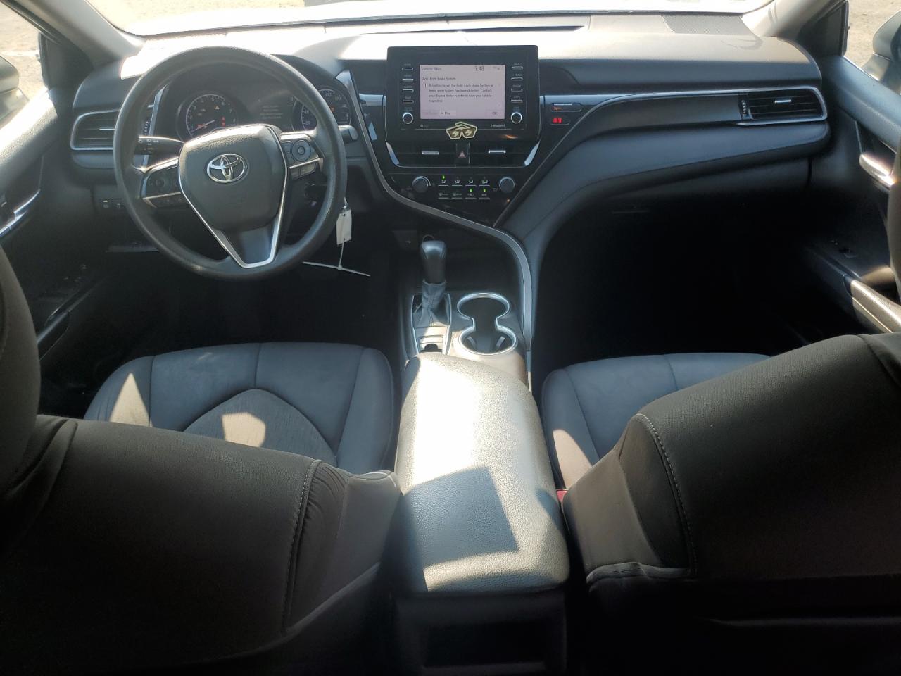 2021 TOYOTA CAMRY LE photo 22