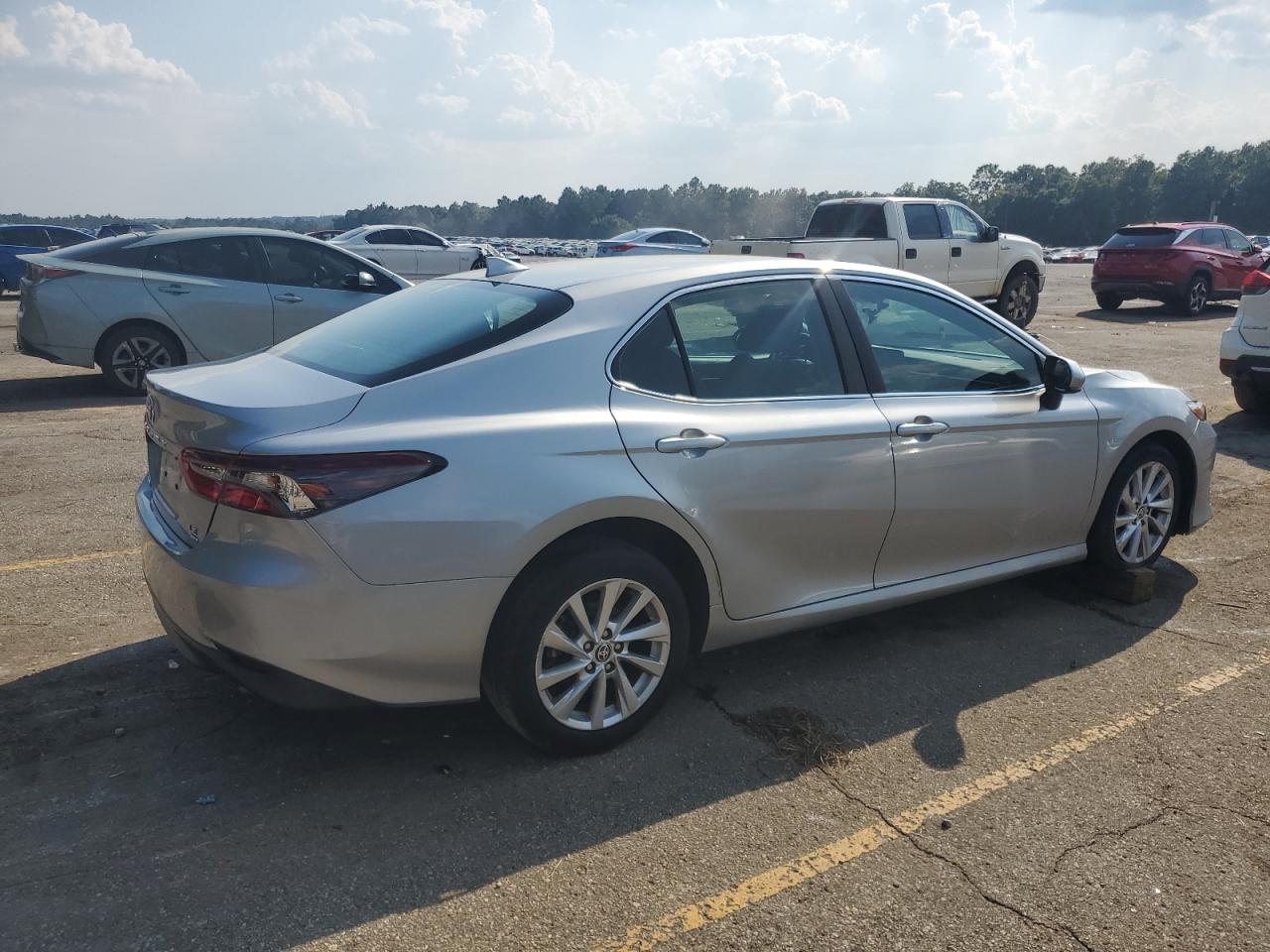 2021 TOYOTA CAMRY LE photo 7