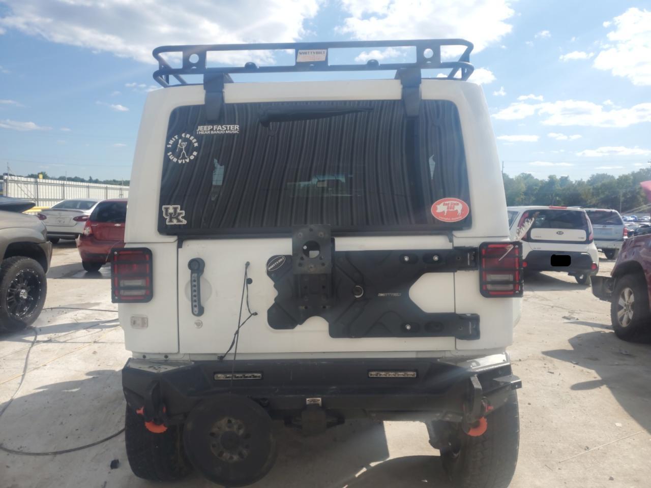 2016 JEEP WRANGLER UNLIMITED SAHARA photo 6