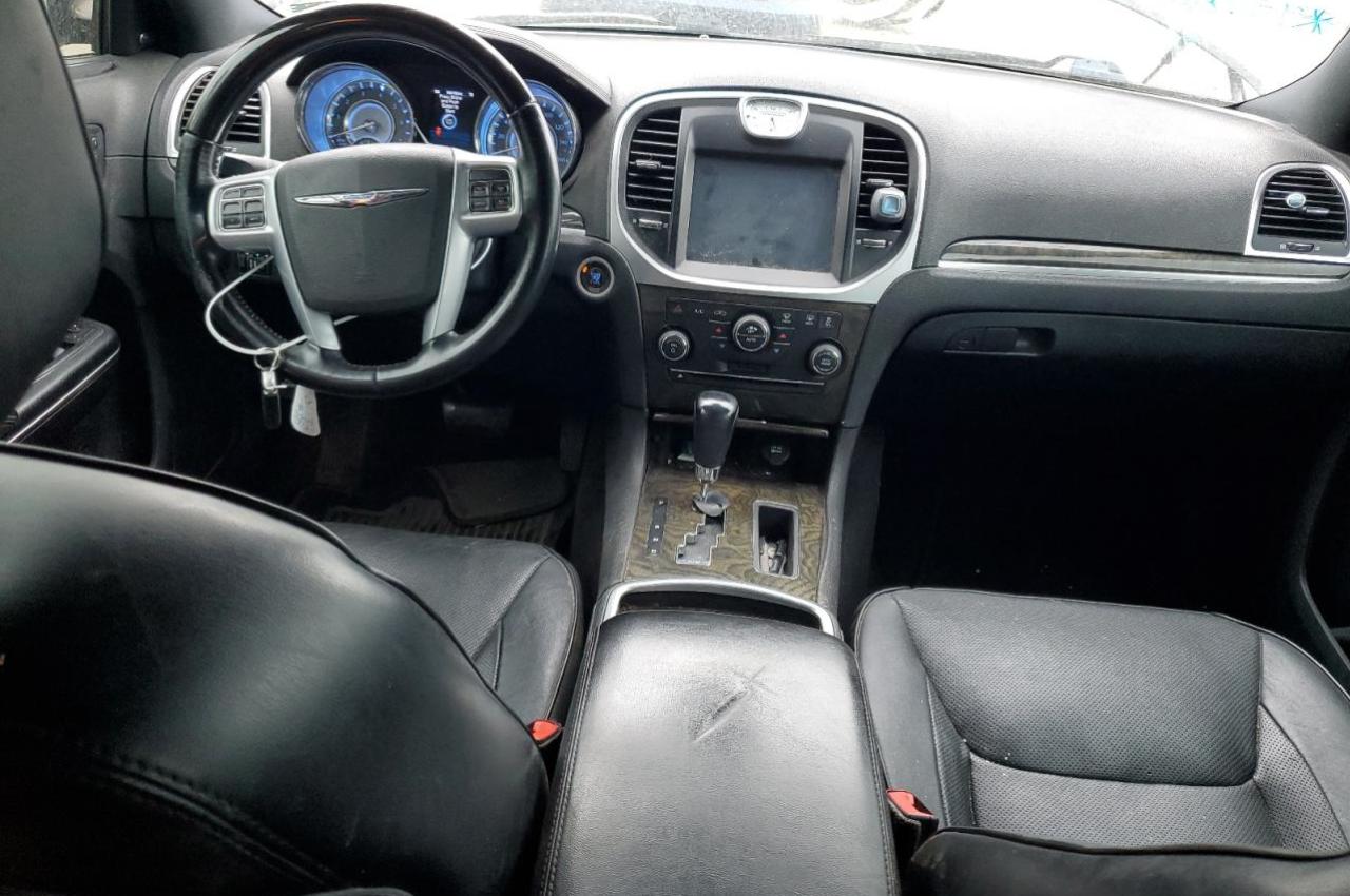 2013 CHRYSLER 300C photo 8