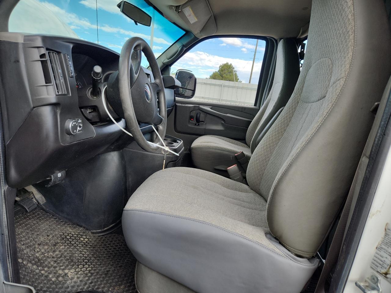 2012 GMC SAVANA G2500 photo 13