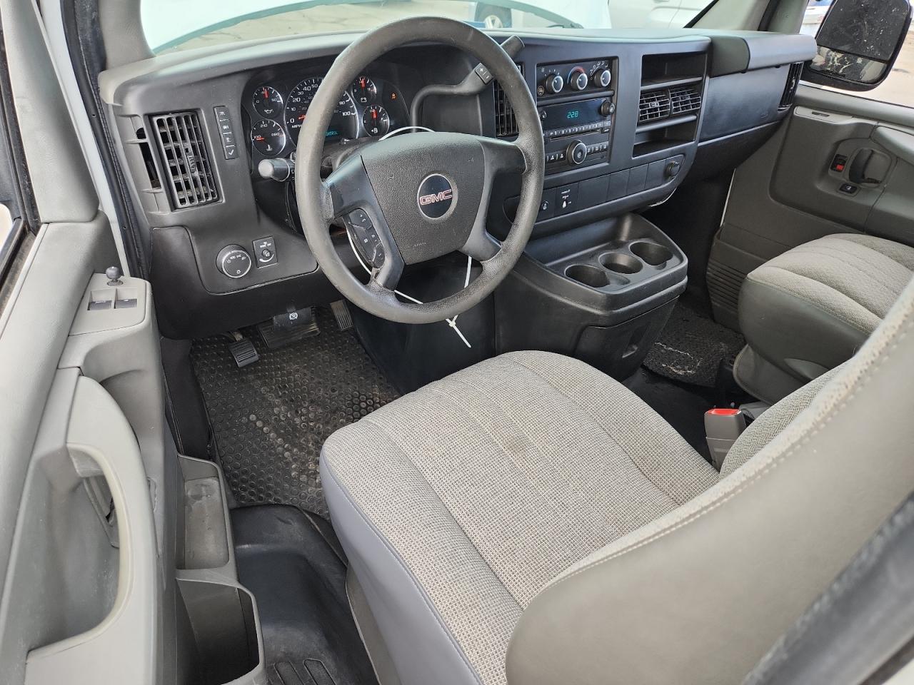 2012 GMC SAVANA G2500 photo 15
