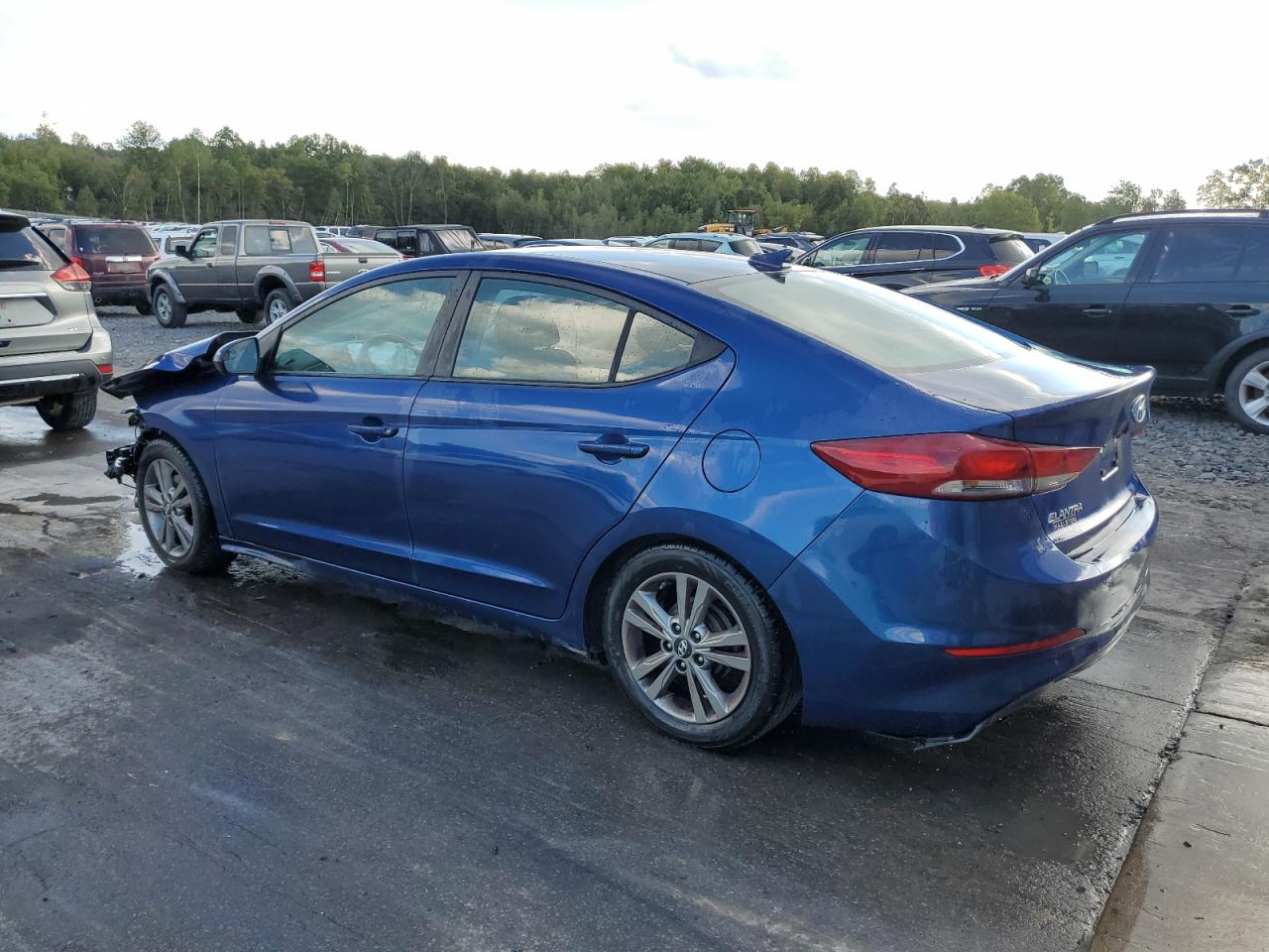 2017 HYUNDAI ELANTRA photo 2