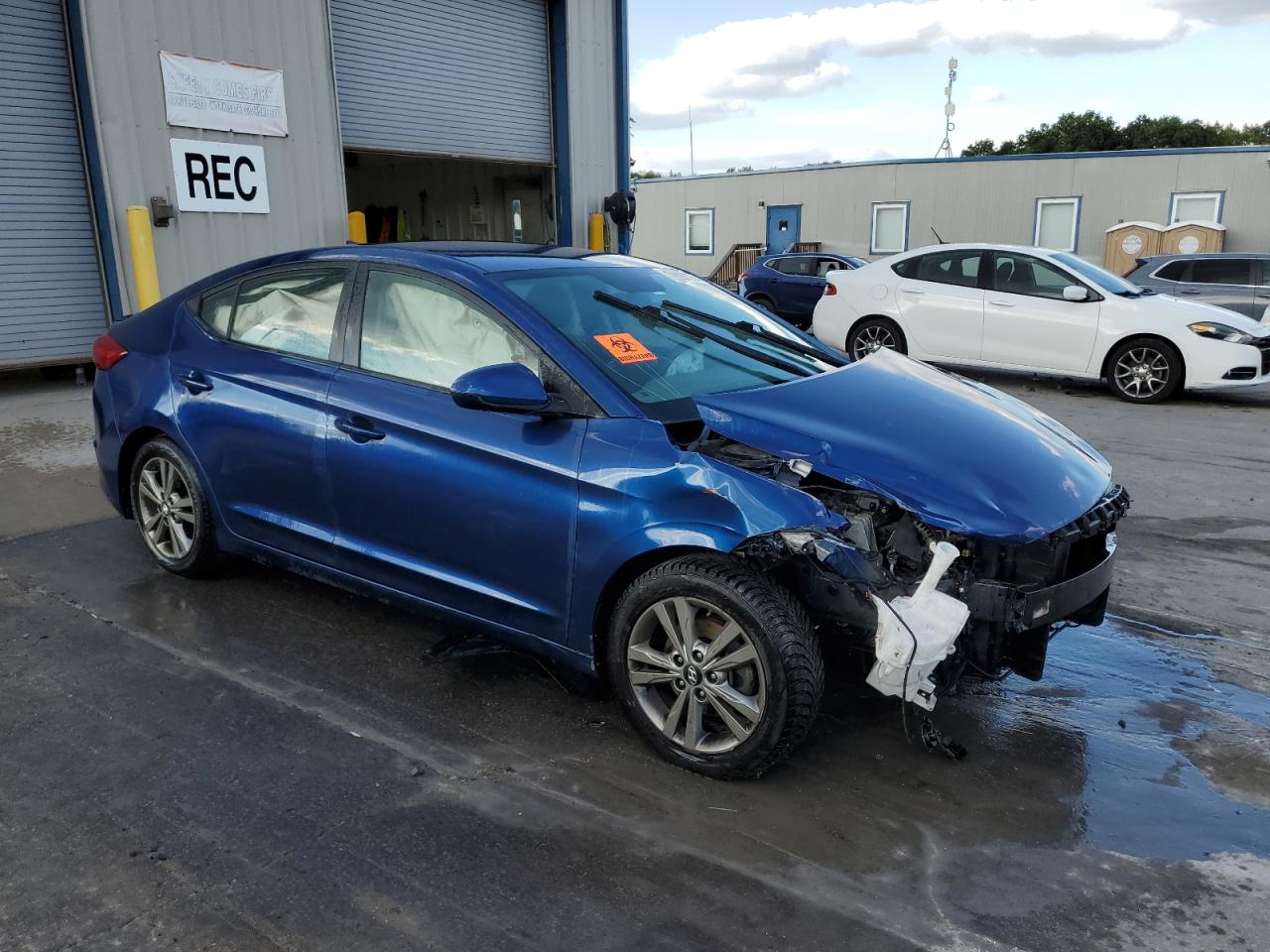 2017 HYUNDAI ELANTRA photo 4