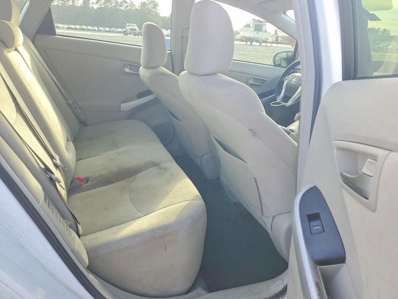 2012 TOYOTA PRIUS photo 10