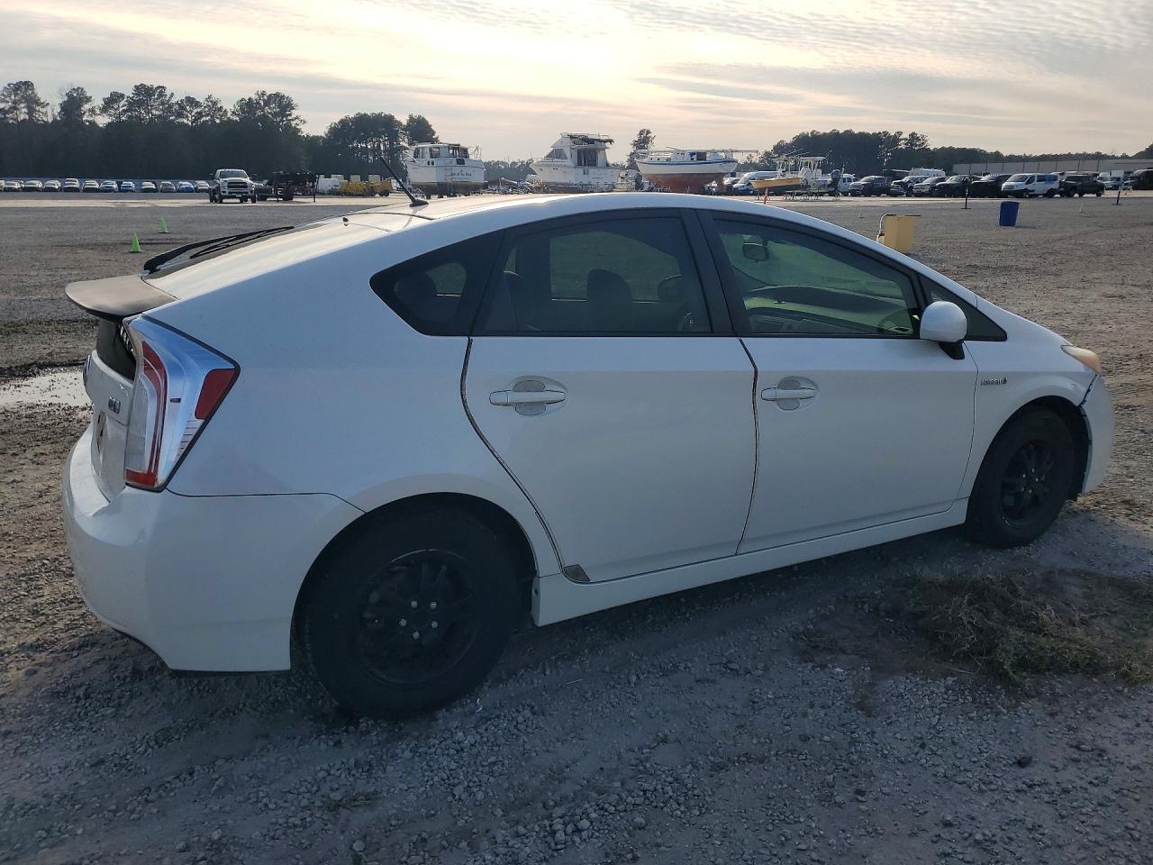 2012 TOYOTA PRIUS photo 3