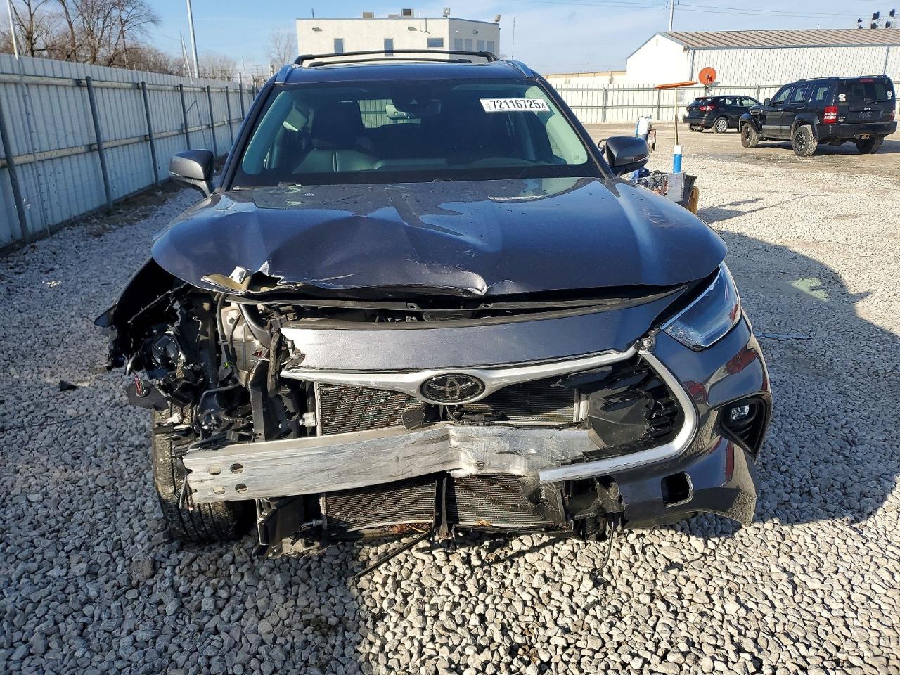 2021 TOYOTA HIGHLANDER XLE photo 9