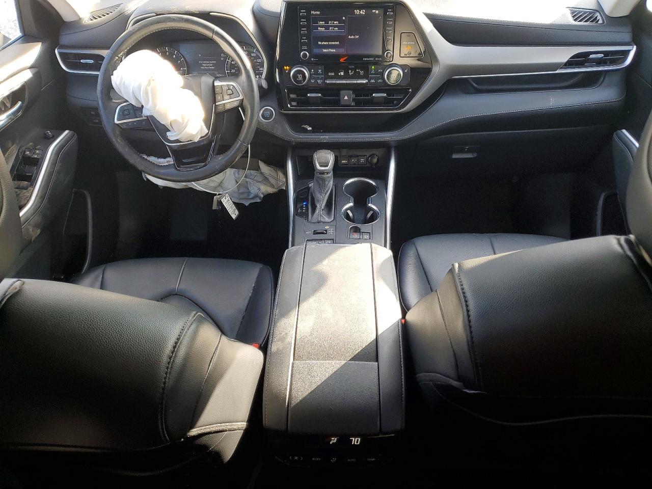 2021 TOYOTA HIGHLANDER XLE photo 15