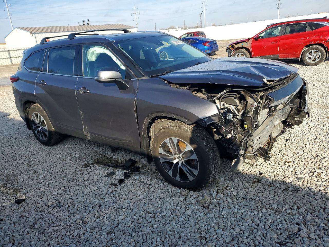 2021 TOYOTA HIGHLANDER XLE photo 7
