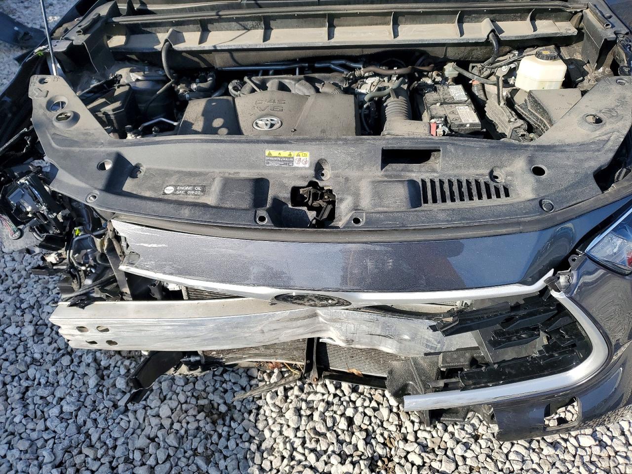 2021 TOYOTA HIGHLANDER XLE photo 23
