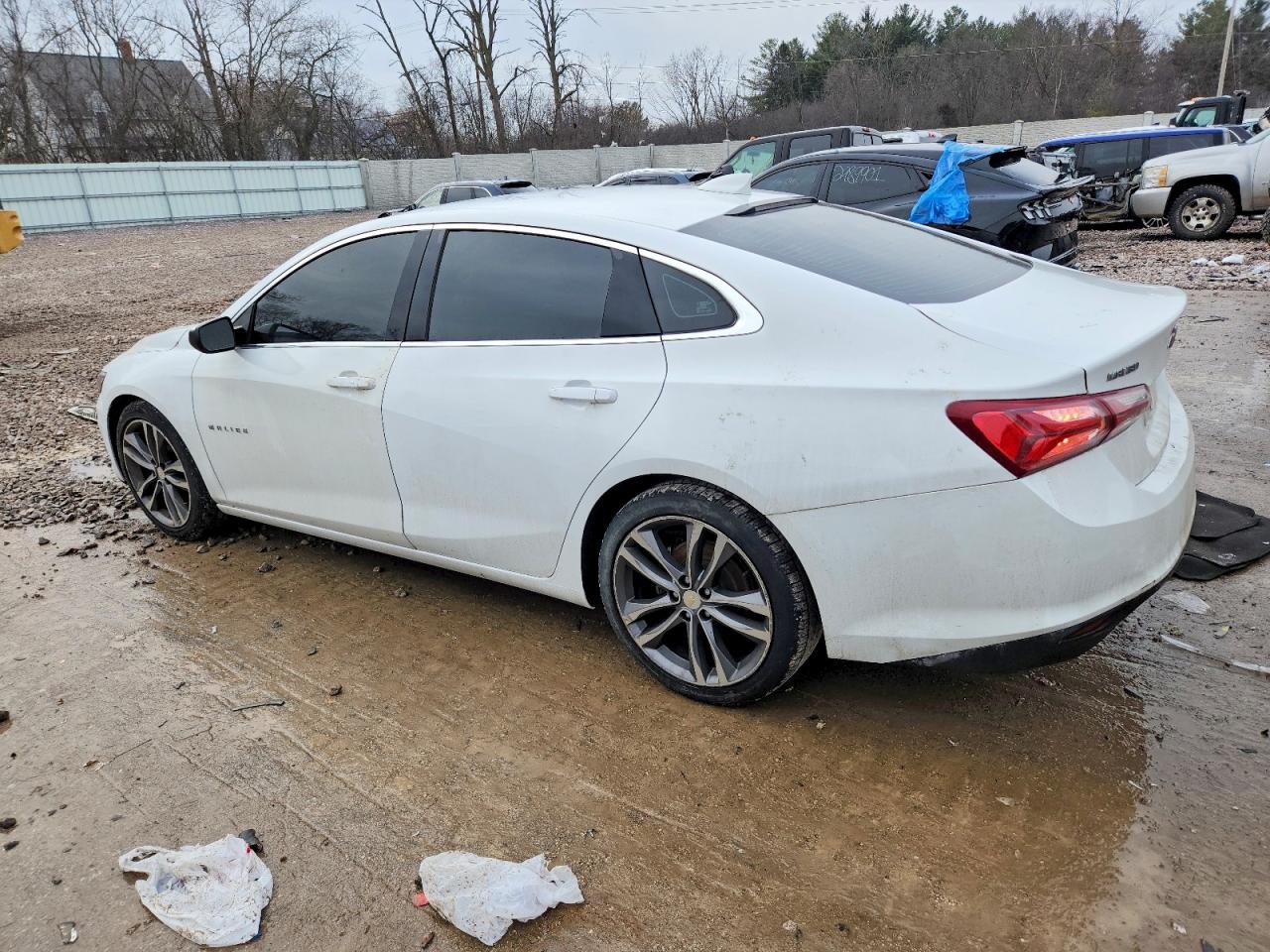 2021 CHEVROLET MALIBU LT photo 3