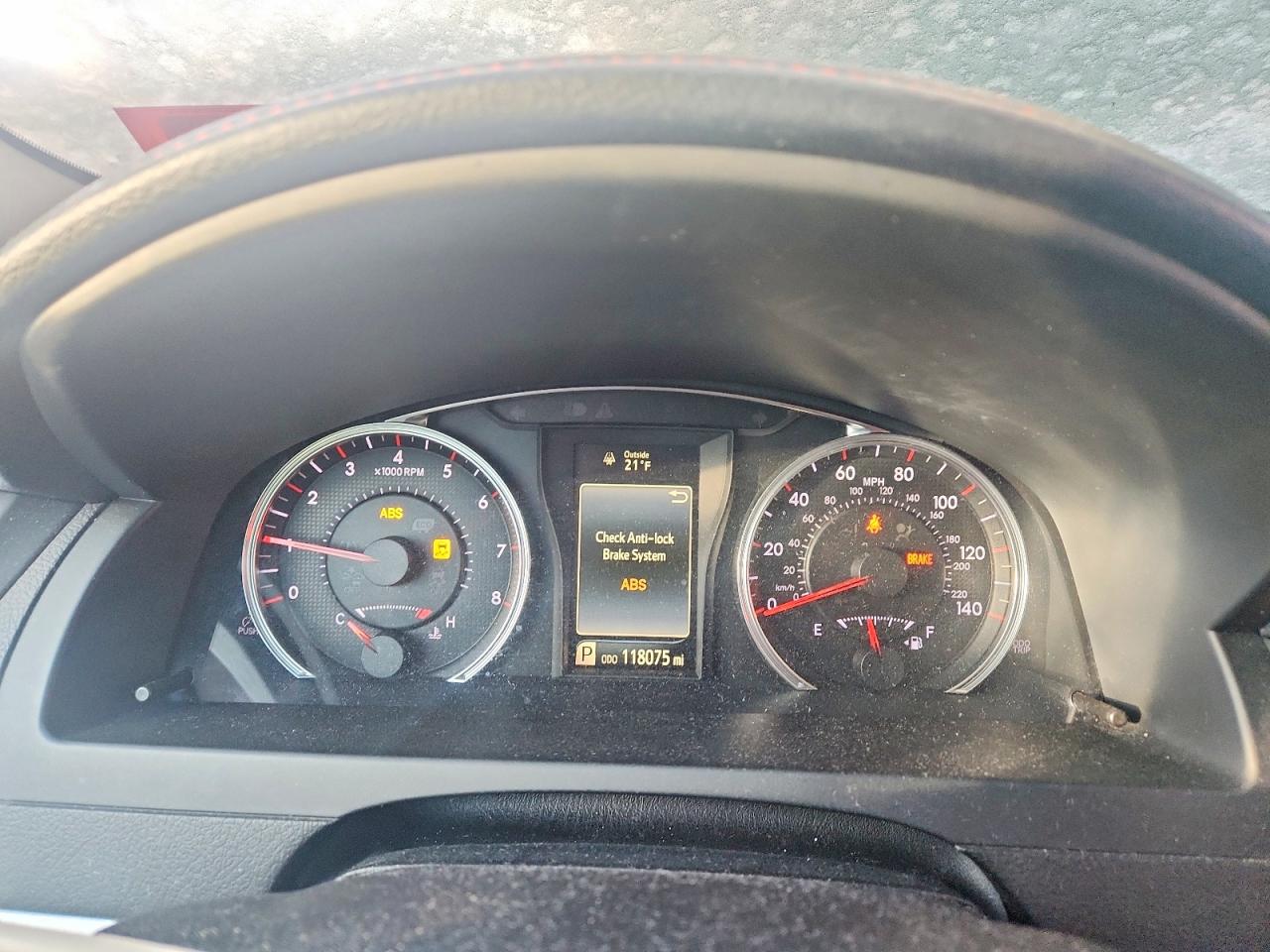 2015 TOYOTA CAMRY LE photo 9