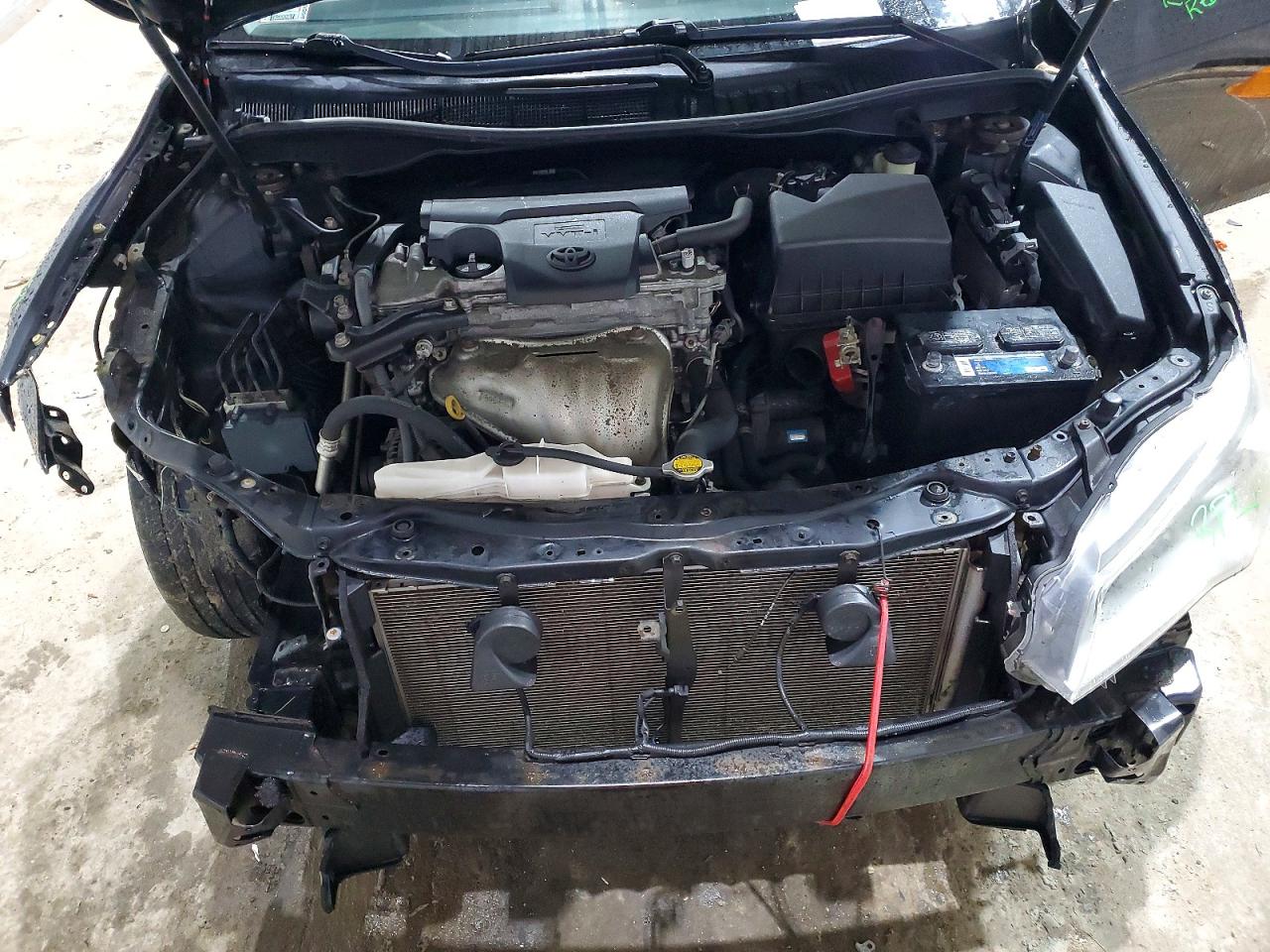 2015 TOYOTA CAMRY LE photo 11