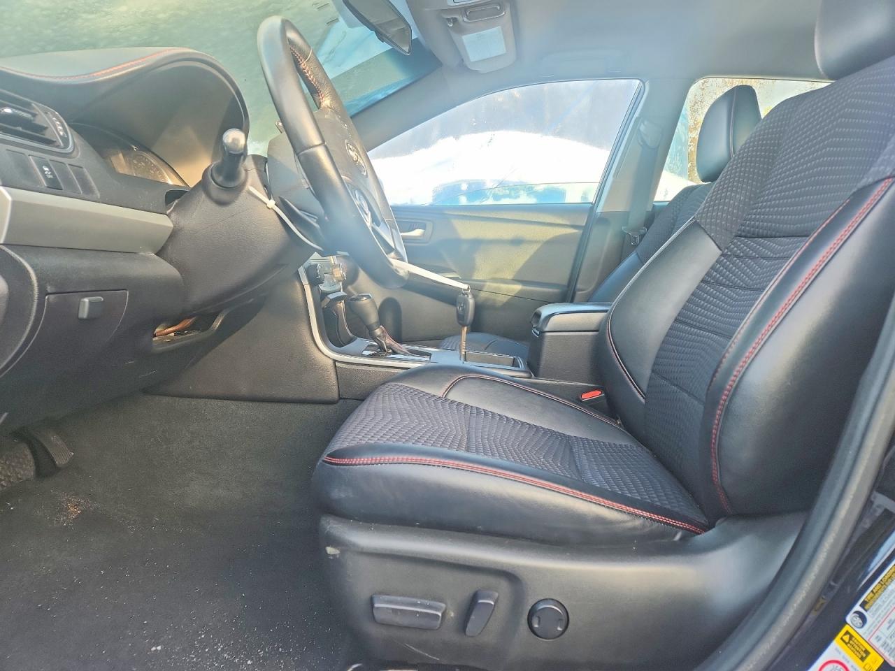 2015 TOYOTA CAMRY LE photo 7
