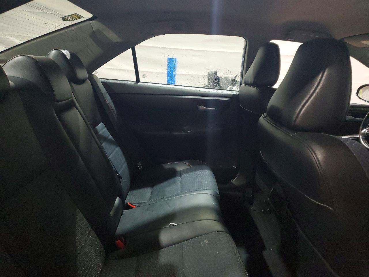 2015 TOYOTA CAMRY LE photo 10