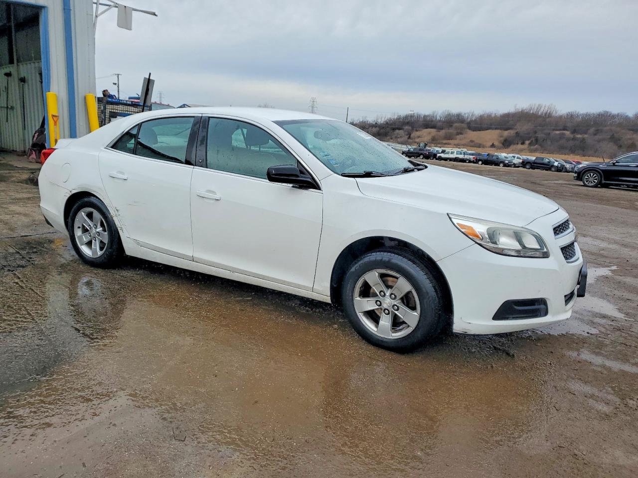 2013 CHEVROLET MALIBU LS photo 4