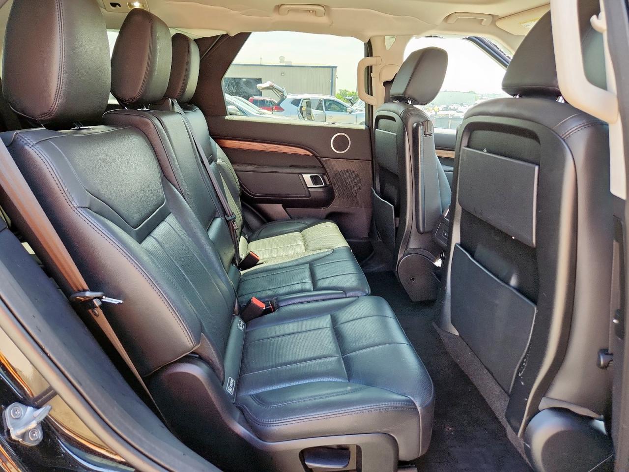 2018 LAND ROVER DISCOVERY SE photo 11
