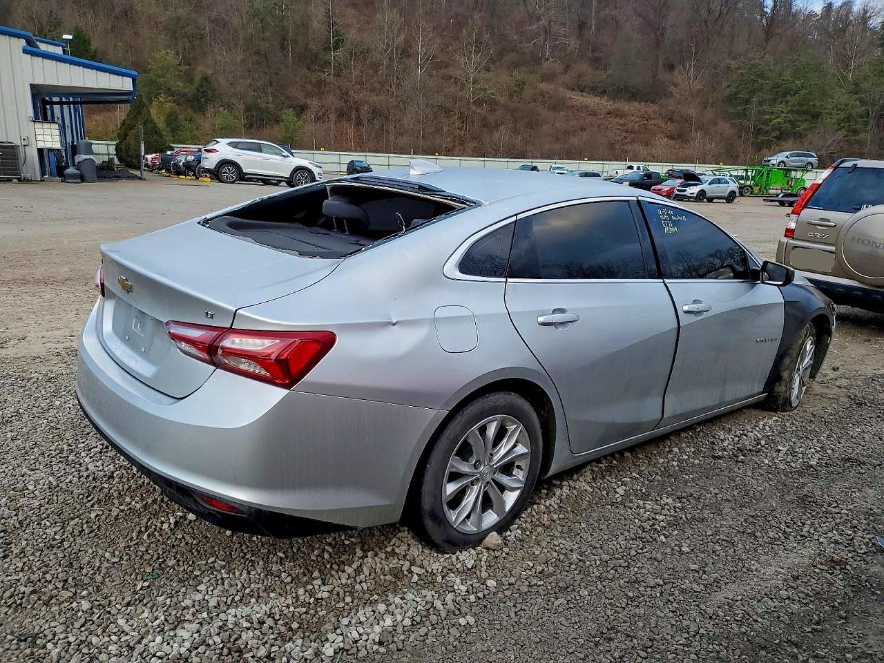 2022 CHEVROLET MALIBU LT photo 3