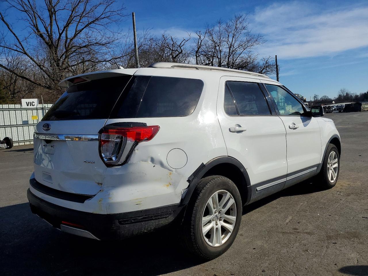 2019 FORD EXPLORER XLT photo 7