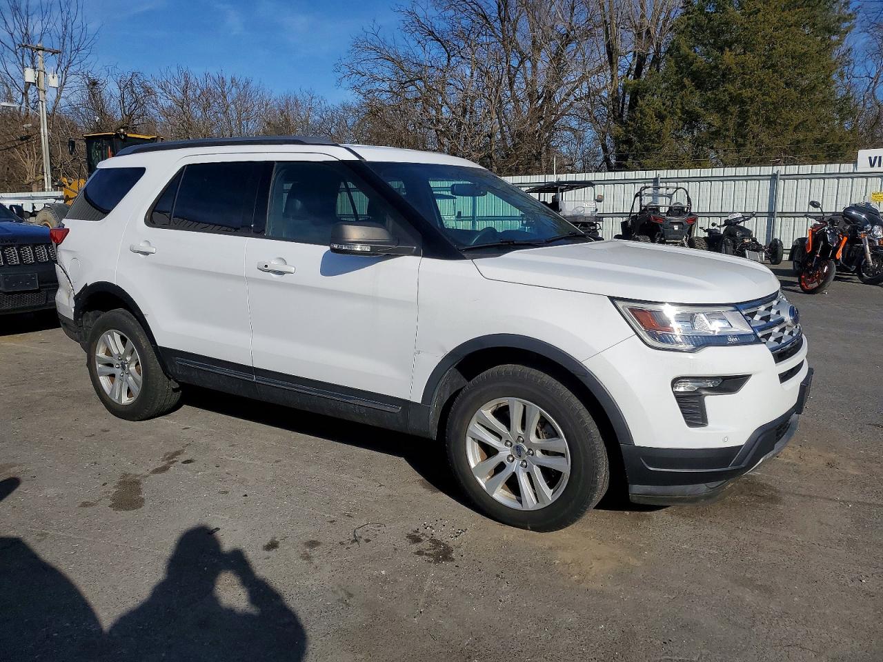 2019 FORD EXPLORER XLT photo 10