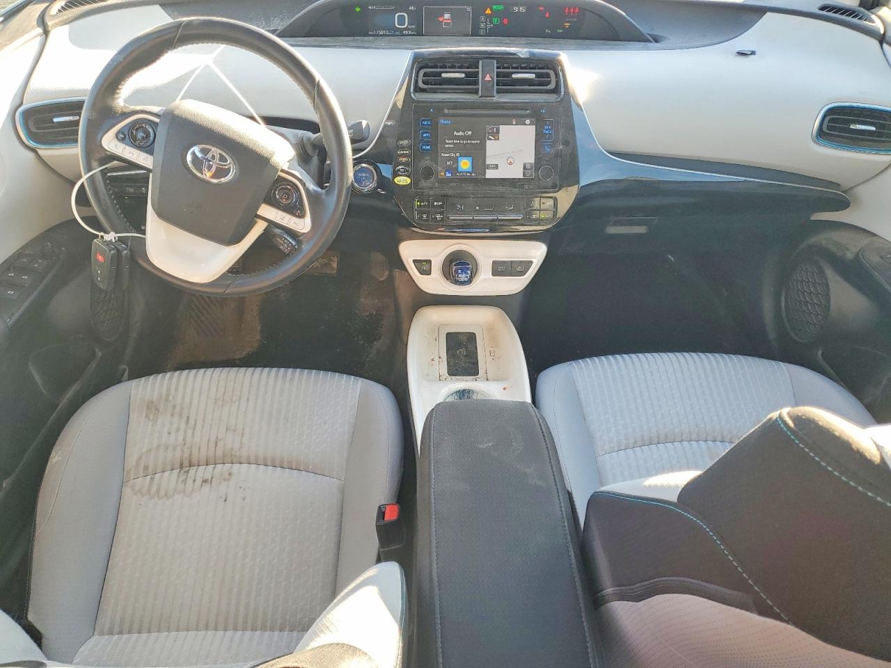 2018 TOYOTA PRIUS photo 15