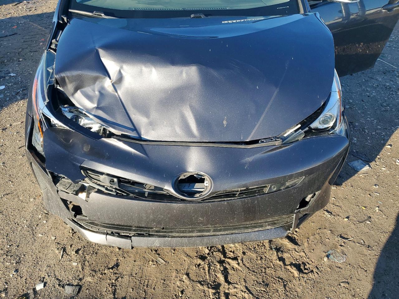 2018 TOYOTA PRIUS photo 21