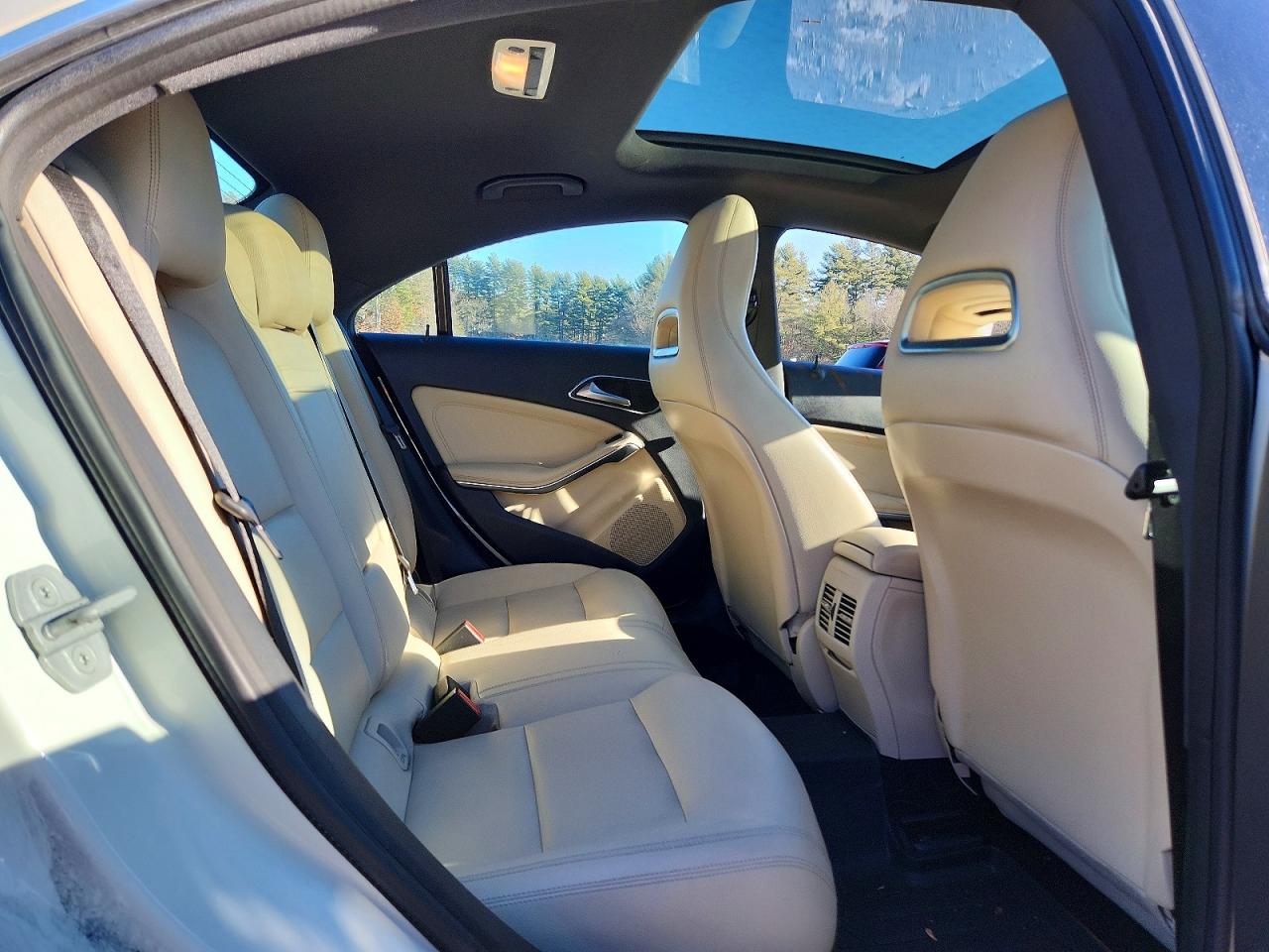 2016 MERCEDES-BENZ CLA 250 4MATIC photo 37