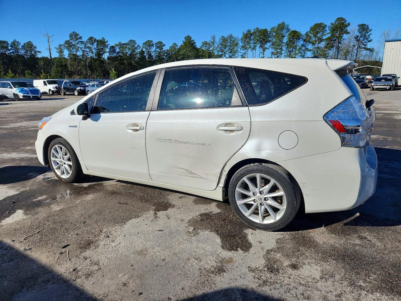 2012 TOYOTA PRIUS V photo 2